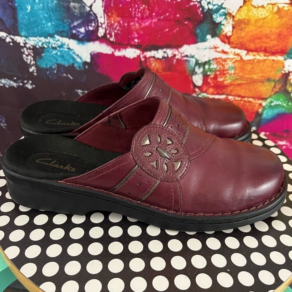 Clarks Burgundy Leather Comfort Mules Slip On Size 8 Medium